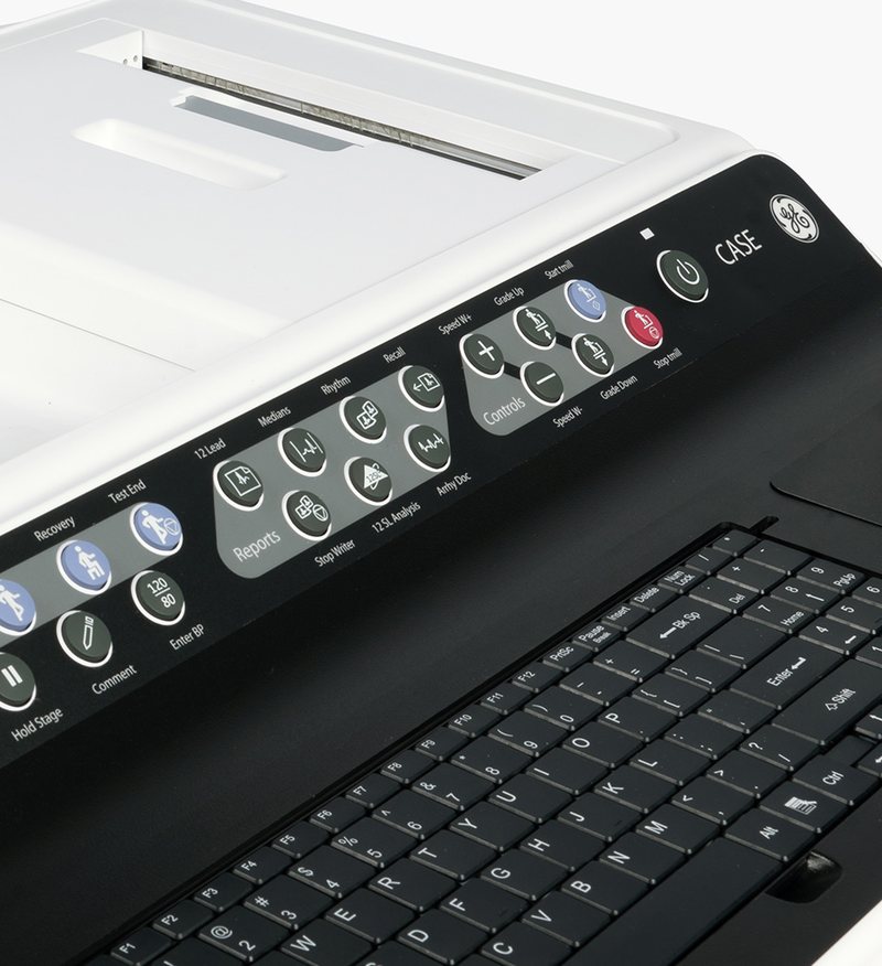Konsole des CASE mit Tastatur und Funktionstasten