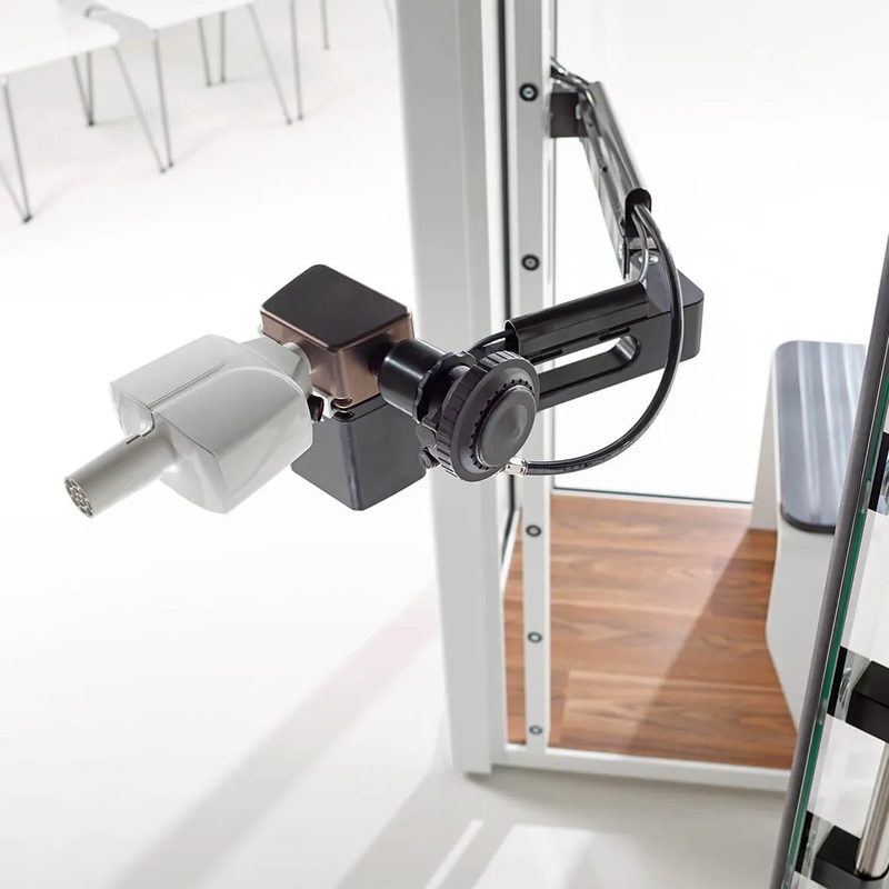 3D-Arm mit Ultraschall-Flusssensor und Verschlussventil