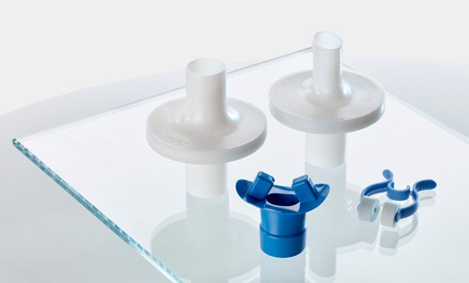 MicroGard IIB und IIC mit blauem Einwegmundstück und Nasenklemme