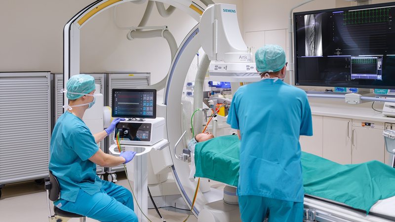 Herzkatheterlabor während einer Ablation mit Jet-Ventilation